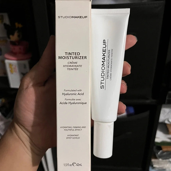 MAKEUP BUNDLE - Picture 6 of 7